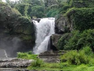 tegenungan-waterfall